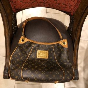 Authentic Louis Vuitton Galliera Hobo monogram bag